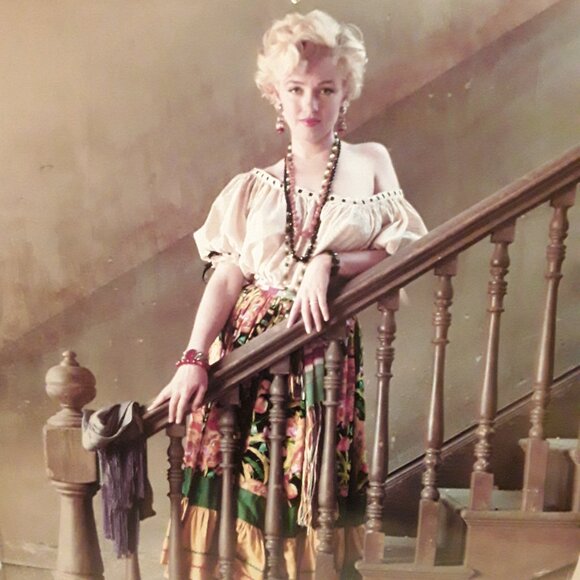 Marilyn Monroe 2016 Collector's Calendar - Picture 3 of 9